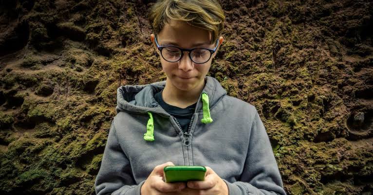 Eduardo Cazenave: “Papás y colegio es un matrimonio de enseñanza fundamental” 5 Eduardo Cazenave analizó en Arriba la Radio el rol de los padres en la educación, la relación con las escuelas, los grupos de WhatsApp y la necesidad de recuperar la confianza y la autoridad.