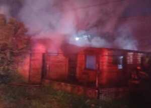 Realizan campaña de donaciones para una familia que perdió todo en el incendio de su vivienda en Posadas Incendio