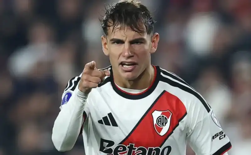 Exequiel Zeballos deja Boca para jugar en Monza y Joaquín Freitas fue vendido por River al Flamengo. Los detalles de ambas transferencias.
