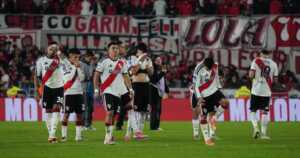 River se quedó sin nafta: Santa Fe lo eliminó por penales y dejó a Coudet con un pie fuera del club river