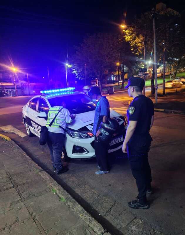 Ni el alcoholímetro pudo medirlo: un motociclista fue detenido en Oberá tras chocar alcoholizado 2 oberna - 1