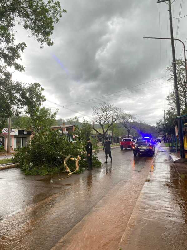 Temporales en Misiones: más de 130 familias fueron asistidas y advierten que El Niño intensificará las tormentas 4 temporal misiones - 3