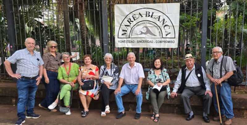 Paro docente de 48 horas en Misiones: movilización y reclamo por los jubilados 7 660788530 1551468500317705 8653587184154035717 n - 6