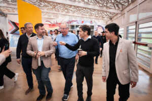 Axel Kicillof llegó a Misiones y comparte agenda con Hugo Passalacqua El gobernador bonaerense Axel Kicillof fue recibido por su par misionero, Hugo Passalacqua, en Posadas.