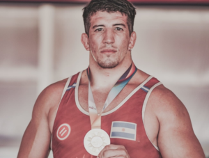 Ricardo Báez se prepara para sus terceros Juegos Sudamericanos y analiza el final de su carrera como luchador mientras espera su próxima gran etapa: será padre.