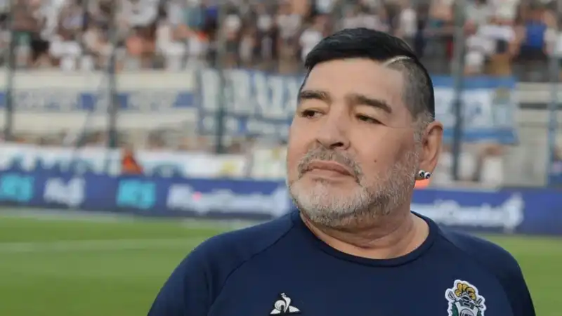Dos psicólogos declararán este martes por el caso Maradona Maradona