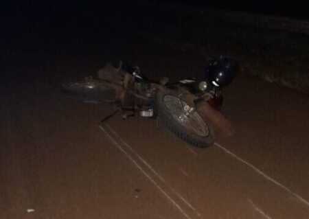 Choque entre una moto y una bicicleta dejó dos heridos en Itacaruaré Choque moto