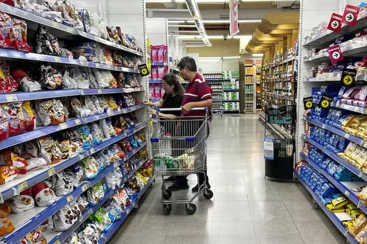 El consumo de los hogares volvió a caer en agosto y registró una baja interanual del 1,1% 3 Consumo