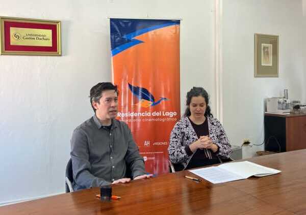“El fin de todo esto es hacer películas en Misiones”: Sergio Acosta y una apuesta al desarrollo audiovisual 7 Sergio Acosta destacó el convenio con la UGD y Bahía Santa Ana para impulsar la formación de guionistas y nuevos proyectos audiovisuales en Misiones.
