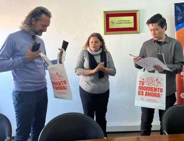 “El fin de todo esto es hacer películas en Misiones”: Sergio Acosta y una apuesta al desarrollo audiovisual 5 Sergio Acosta destacó el convenio con la UGD y Bahía Santa Ana para impulsar la formación de guionistas y nuevos proyectos audiovisuales en Misiones.