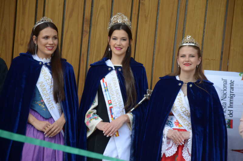 Fiesta Nacional del Inmigrante: hoy Oberá elige a la nueva reina y Melina Zapaya entrega la corona 6 DSC 0281 1 - 5