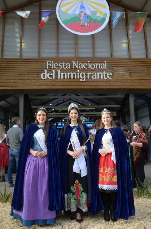 Fiesta Nacional del Inmigrante: hoy Oberá elige a la nueva reina y Melina Zapaya entrega la corona 4 DSC 0323 - 3