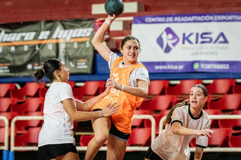 Ángel Dalmau repasó el crecimiento del handball en Oberá y el presente de sus jóvenes talentos con proyección nacional.