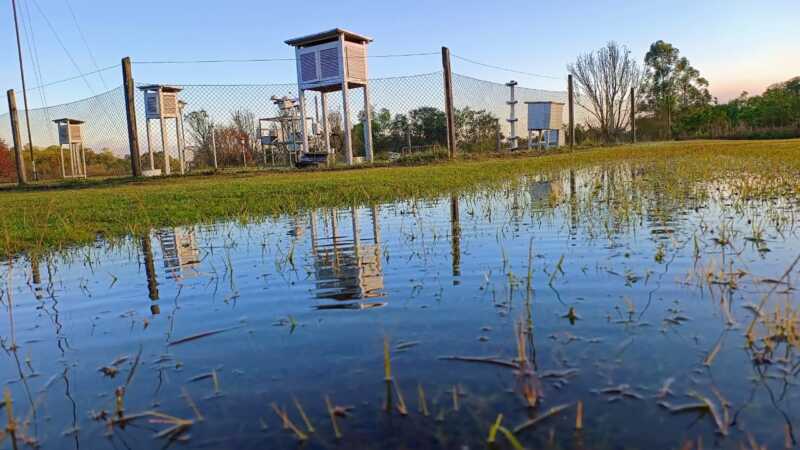 Cuando el cielo descargó casi 450 milímetros: el histórico dato climático de Misiones que tiene el INTA 7 Estacion agrometeorologica Cerro Azul 2 - 6
