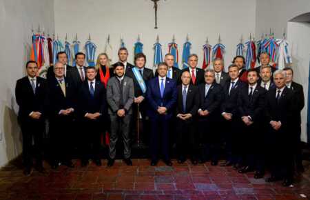 Los gobernadores toman distancia de Milei y anticipan nuevas tensiones en el Congreso Gobernador Milei