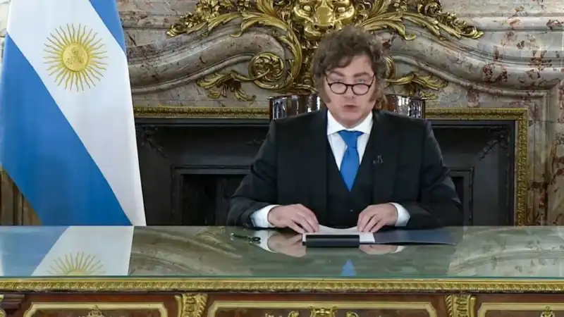 El Gobierno redujo 8% el gasto público en agosto y profundizó el recorte a las provincias Gobierno