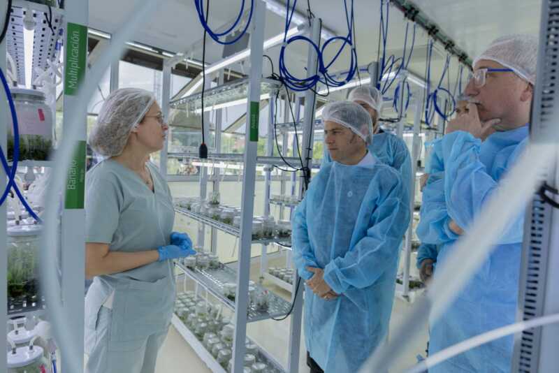 Passalacqua y Kicillof firmaron convenios para fortalecer la industria, la tecnología, la seguridad y la producción 60 Kicillof en Misiones 30 - 59