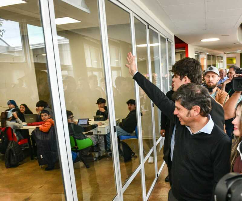 Passalacqua y Kicillof firmaron convenios para fortalecer la industria, la tecnología, la seguridad y la producción 16 Kicillof en Misiones 5 - 15