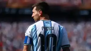 Tras la despedida de Messi, Julio Quiñonez analizó quién puede tomar la cinta de capitán, qué jugadores podrían usar la 10 y si Argentina puede retirar el histórico número.