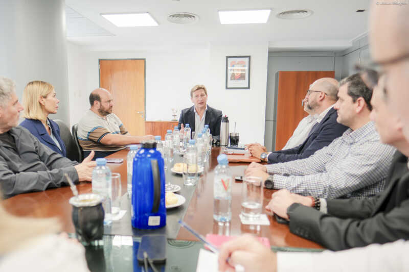 Sebastián Macías explicó los proyectos para fortalecer el deporte misionero con aportes privados 2 El presidente de la Legislatura de Misiones detalló las iniciativas para facilitar el acceso de clubes y organizaciones deportivas a recursos del sector privado.