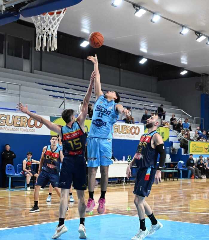 CAPRI derrotó 63-53 a OTC en Oberá y completó la primera fecha del Pre Federal. Djenderedjian fue el goleador del equipo posadeño con 18 puntos.