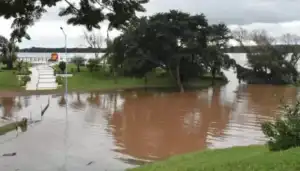 Santo Tomé monitorea la creciente del río Uruguay: alcanzó los 7,54 metros Santo Tomé Rio Uruguay
