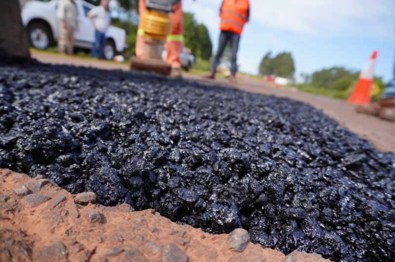 Vialidad de Misiones prueba asfalto en frío para agilizar la reparación de baches 2 Vialidad asfalto