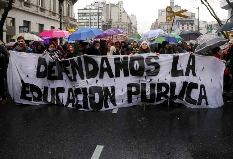 Gremios universitarios pararán este miércoles tras fracasar la reunión con el Gobierno por un aumento salarial paro universitario