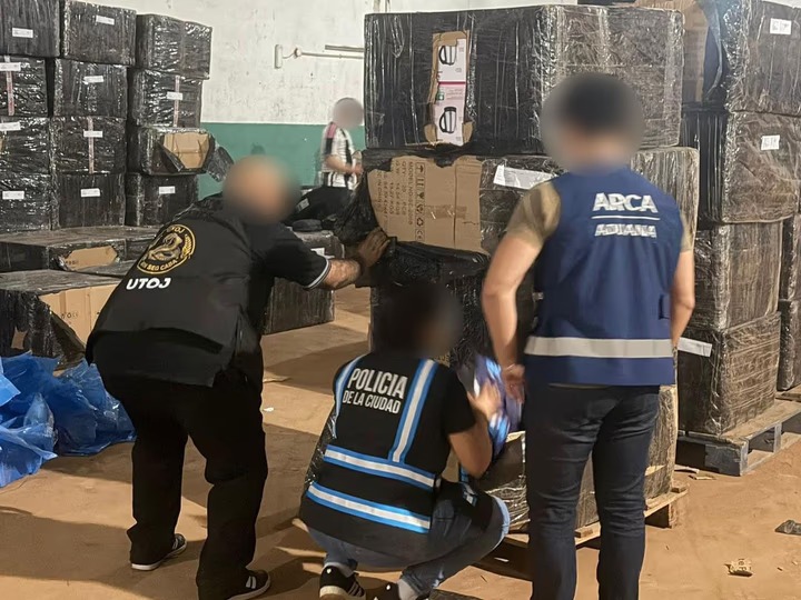 Desbarataron una banda que ingresaba contrabando por Misiones y secuestraron mercadería por $1.500 millones 3 WhatsApp Image 2026 09 03 at 18.27.45 - 2