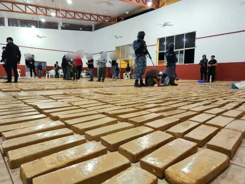En lo que va del 2026, la Policía de Misiones incautó 14 toneladas de marihuana y desarticuló 300 puntos de narcomenudeo 7 WhatsApp Image 2026 09 08 at 17.50.45 1 - 6
