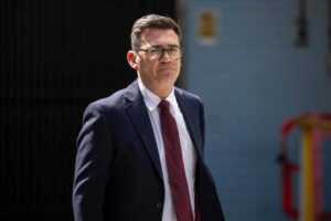 El primer ministro británico afirmó que su gobierno será “implacable” en la defensa de las Islas Malvinas primer ministro reino unido defensa de malvinas