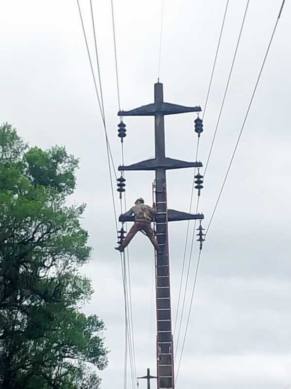 Emergencia climática: municipios del Norte de Misiones recuperaron gran parte del suministro eléctrico 2 WhatsApp Image 2026 09 11 at 20.05.43 1 - 1