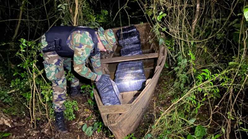 Misiones: Prefectura incautó más de 324 kilos de marihuana que ingresaban desde Paraguay 4 WhatsApp Image 2026 09 15 at 16.40.11 2 - 3