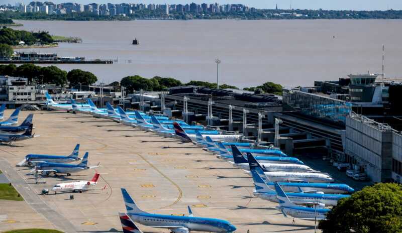 ATE realizará un paro durante dos días en cerca de 30 aeropuertos argentinos. Habrá protestas de 9 a 12 y de 18 a 21, con posibles demoras y cancelaciones.