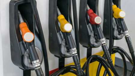 Combustibles: el Gobierno postergó el aumento de impuestos correspondiente a noviembre impuesto a los combustibles