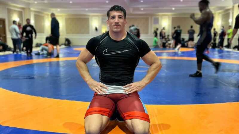 Una última batalla: Ricardo Báez se prepara para competir en Rosario 1 Ricardo Báez se prepara para sus terceros Juegos Sudamericanos y analiza el final de su carrera como luchador mientras espera su próxima gran etapa: será padre.