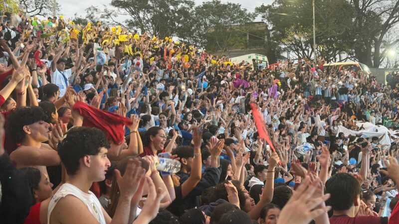 Cientos de estudiantes participaron de “Por los jóvenes todo” en Posadas 1 estudiante