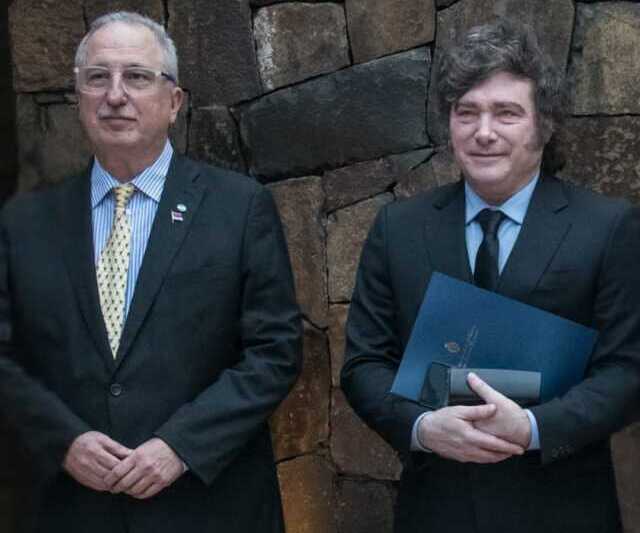 Sartori confirmó el diálogo político de Movimiento por lo que Viene con Kicillof y una reunión con Passalacqua en Misiones 4 passalacuq con milei e1788865543150 - 3