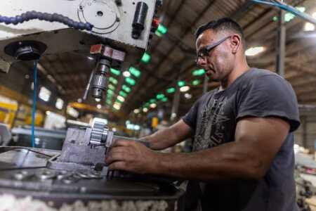 Argentina: se trabaja más horas, pero la productividad cayó un 6% en la última década Argentina Productividad