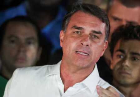 El aeropuerto de Puerto Iguazú quedó mencionado en versiones sobre la posible salida de Flávio Bolsonaro de Brasil en medio de una controversia judicial.