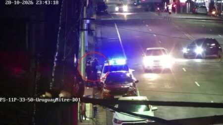 Detuvieron a cuatro cobracoches en Posadas e investigan posibles vínculos con robos La Policía detuvo a cuatro hombres en Posadas por disturbios y pedidos agresivos de dinero. Investigan posibles vínculos con robos de cascos y viviendas.
