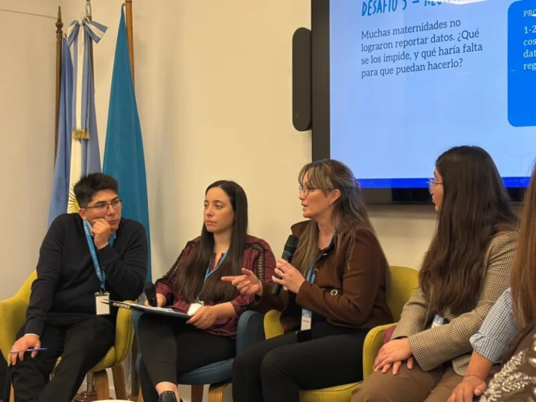 Misiones participó del Encuentro Nacional de Embarazo y Maternidad Segura 1 Equipos de salud de Misiones compartieron experiencias y avances para fortalecer la atención durante el embarazo, el parto y el período perinatal.