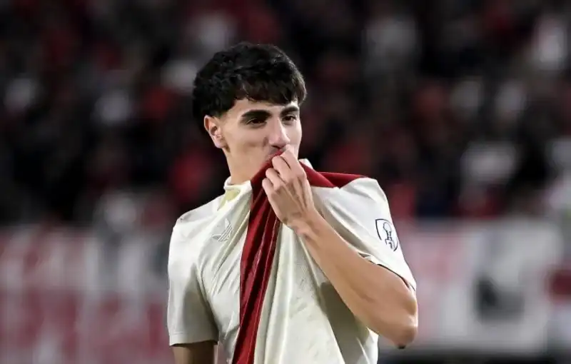 Los debutantes de River para el Superclásico: quiénes podrían jugar por primera vez ante Boca 3 River tendrá doce jugadores que enfrentarán a Boca por primera vez con la Banda Roja en el Superclásico del domingo en La Bombonera.