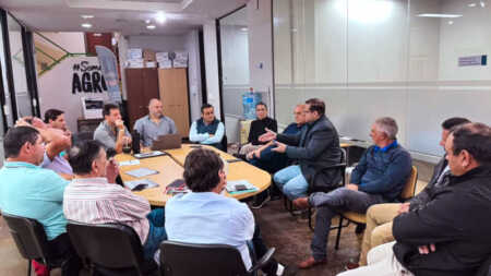 La Mesa Tabacalera de Misiones pidió definiciones a Nación sobre los fondos del FET Autoridades provinciales, representantes gremiales y productores participaron de la reunión de la Mesa Tabacalera Provincial en el Ministerio del Agro.