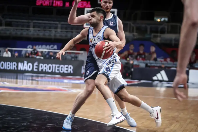 Fredy Meza analizó el cierre del Pre Federal, los playoffs, la economía de los clubes y el crecimiento del básquet formativo en Misiones.