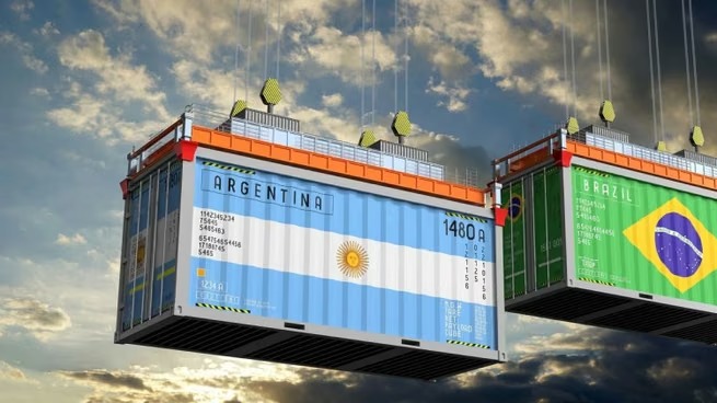 Dólar, exportaciones y Mercosur: cómo podría impactar la victoria de Flávio Bolsonaro en Argentina 3 WhatsApp Image 2026 10 05 at 17.38.18 2 - 2