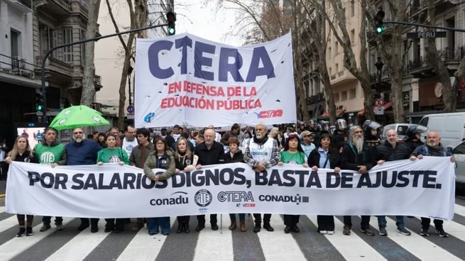 CTERA convocó a un paro nacional docente para exigir justicia por Nancy Godoy CTERA convocó a un paro nacional docente para exigir justicia por Nancy Godoy