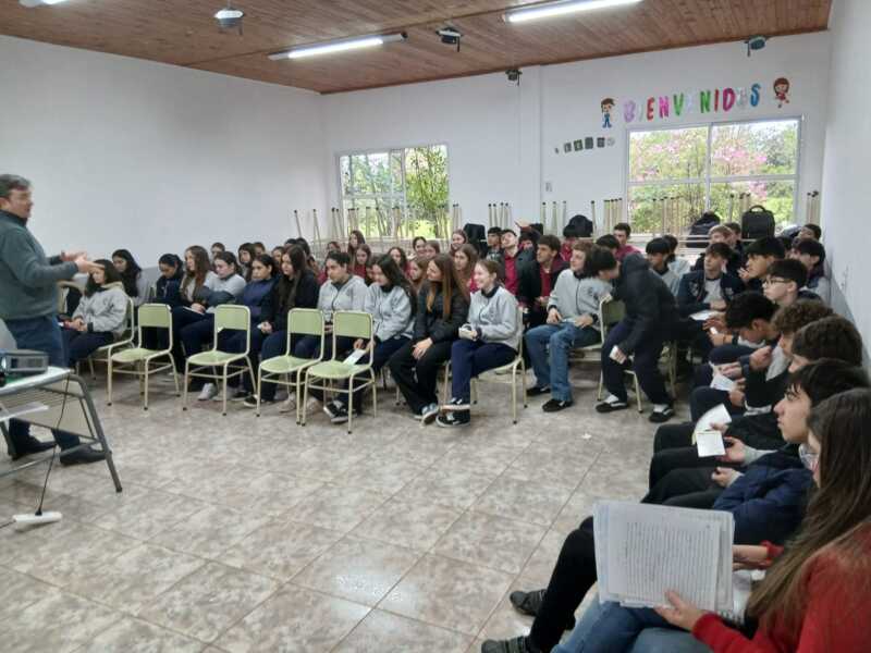 Alem impulsa un programa de educación financiera que ya alcanzó a más de 1.500 personas 2 WhatsApp Image 2026 10 29 at 17.02.55 - 1