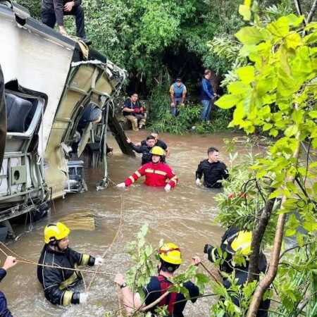 A un año de la tragedia del Yazá, el jefe de Bomberos de Campo Viera rememoró el operativo de rescate A un año de la tragedia del Yazá, el recuerdo del operativo de rescate permanece entre los bomberos y los equipos de emergencia que participaron.