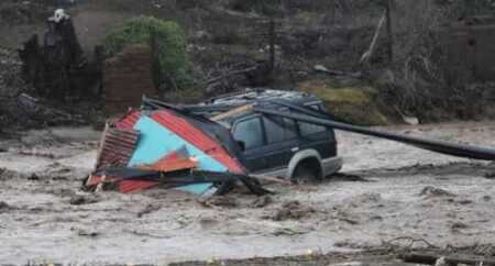 Chile: un aluvión arrastró autos y colectivos en Santiago y dejó más de mil evacuados chile3 - 3